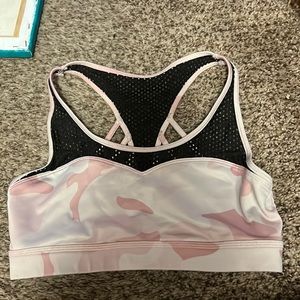 Women’s sports bra